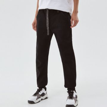 Cropp - Blugi jogger - Negru