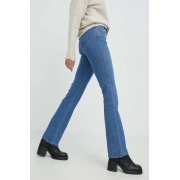 Wrangler jeansi Voyage femei , medium waist