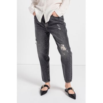 Blugi crop mom fit cu rupturi decorative