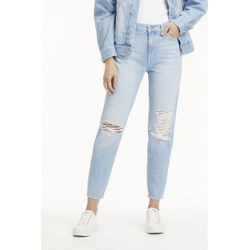 Blugi mom fit cu detalii deteriorate la nivelul genunchilor