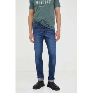 Wrangler jeansi Greensboro barbati