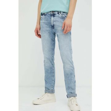 Wrangler jeansi Larston barbati