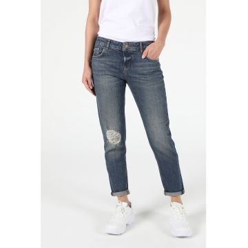 Blugi crop cu talie medie