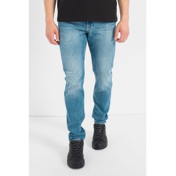 Blugi slim fit cu talie medie