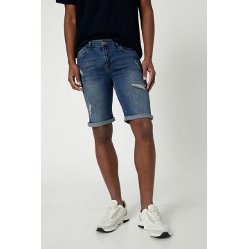 Pantaloni scurti din denim cu model cu aspect deteriorat