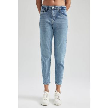 Blugi mom fit cu aspect decolorat