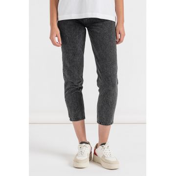 Blugi mom-fit cu talie inalta
