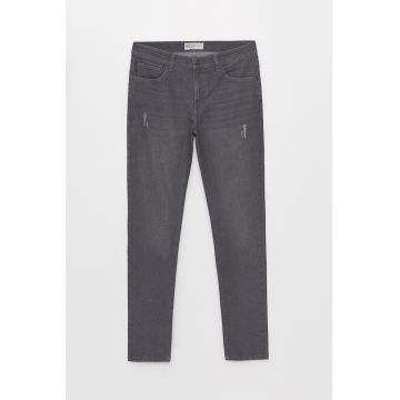 Blugi slim fit cu aspect decolorat