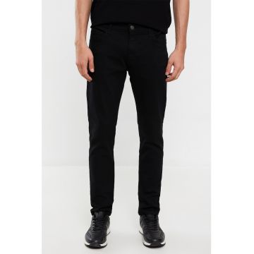 Blugi slim fit cu talie medie