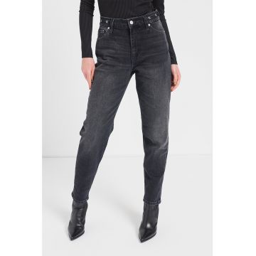 Blugi mom fit cu talie inalta
