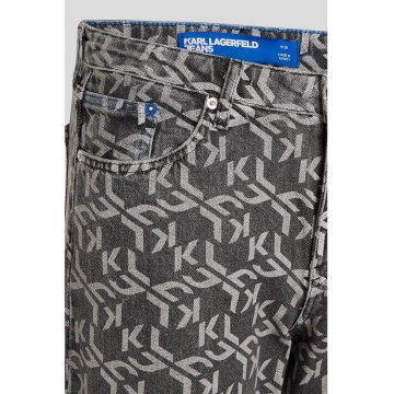 Blugi cu croiala ampla si model