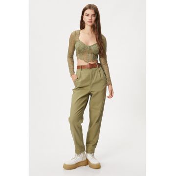 Blugi mom fit cu talie inalta
