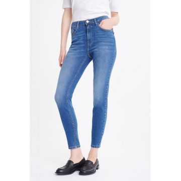 Blugi skinny cu efect push-up