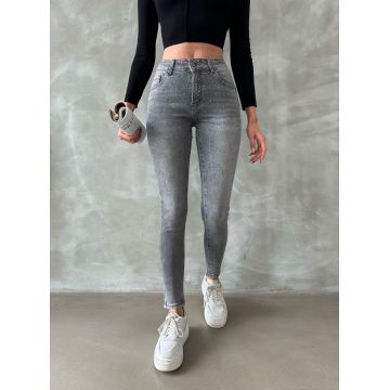 Blugi skinny cu strasuri