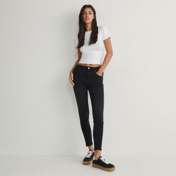 Reserved - Blugi slim cu talie medie - Negru