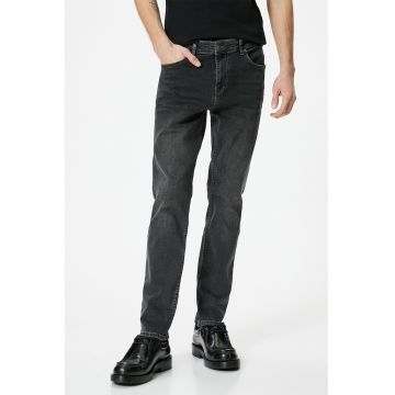 Blugi slim fit cu 5 buzunare