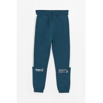 Pantaloni de trening colorblock cu snur