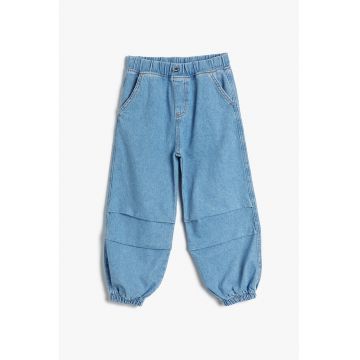 Pantaloni relaxed fit de denim cu talie ajustabila