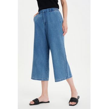 Blugi crop cu croiala ampla