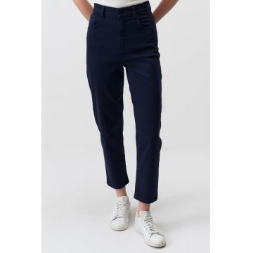 Blugi crop cu talie inalta
