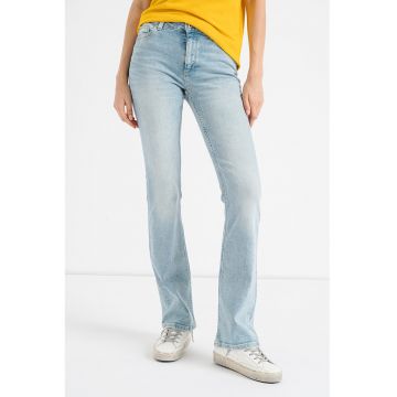 Blugi bootcut