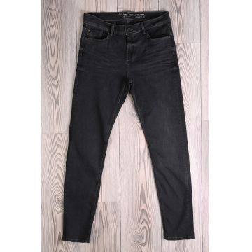 Blugi slim fit cu talie medie