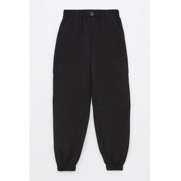 Pantaloni cargo conici
