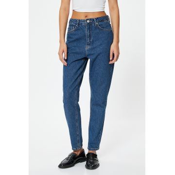 Blugi mom fit cu talie inalta