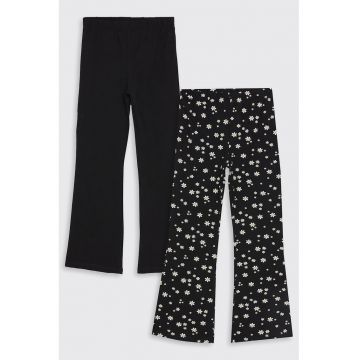 Set de colanti evazati cu model floral si uni - 2 perechi