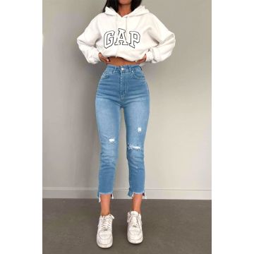 Blugi elastici dama CANCUN, croiala mom slimfit cu perforatii la glezna, Albastru deschis