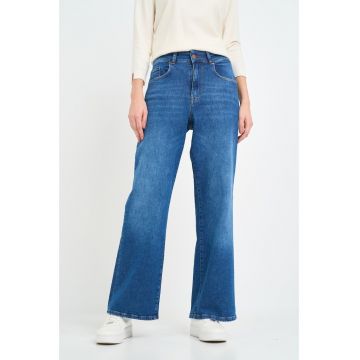 Blugi dama straight leg cu aspect decolorat si logo aplicat - Albastru