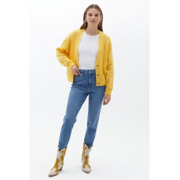 Blugi crop cu talie inalta