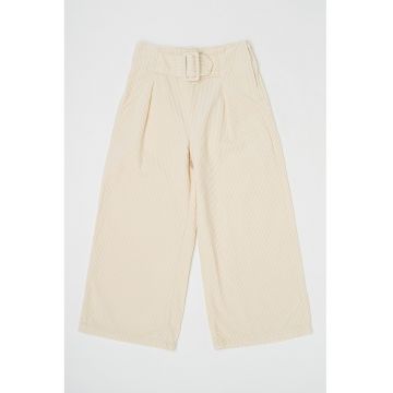 Pantaloni din reiat cu detaliu cu o curea