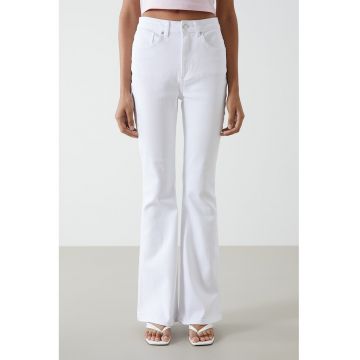 Blugi bootcut cu talie inalta