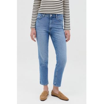 Blugi crop cu talie inalta