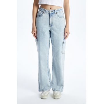 Blugi cu croiala ampla si buzunare cargo - Albastru pal