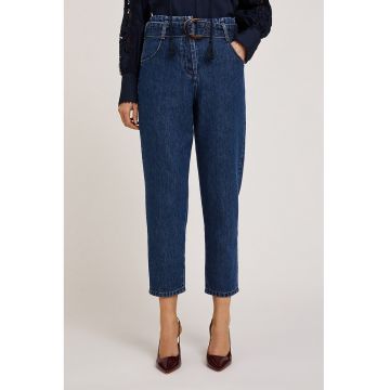 Blugi mom-fit cu curea si talie inalta
