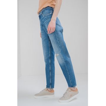 Blugi mom fit cu detalii cu aspect deteriorat