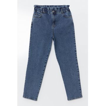 Blugi mom fit cu talie inalta