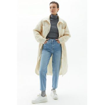 Blugi mom fit cu talie inalta