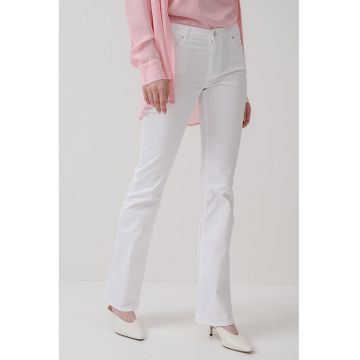 Blugi slim fit cu talie medie