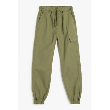 Pantaloni conici cu snur
