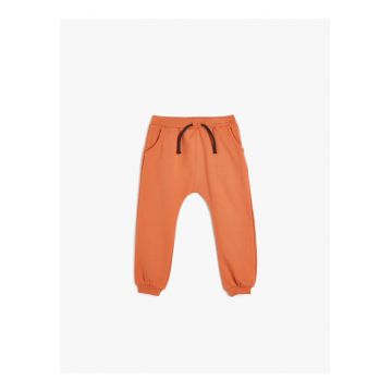 Pantaloni de trening cu imprimeu pe partea din spate