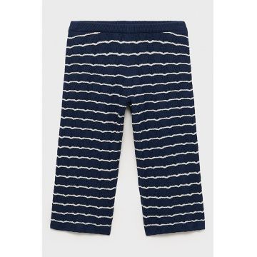 Pantaloni tricotati in dungi - cu perforatii