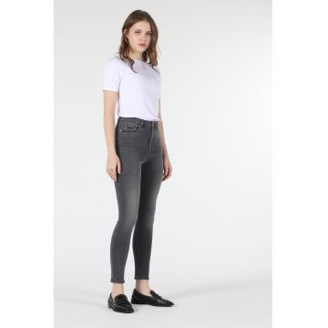 Blugi crop cu aspect decolorat
