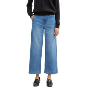 Blugi crop cu croiala ampla