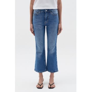 Blugi crop cu croiala kick-flared