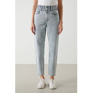 Blugi crop mom fit