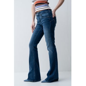 Blugi evazati cu model uni