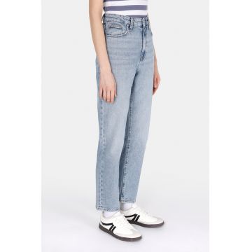 Blugi mom fit